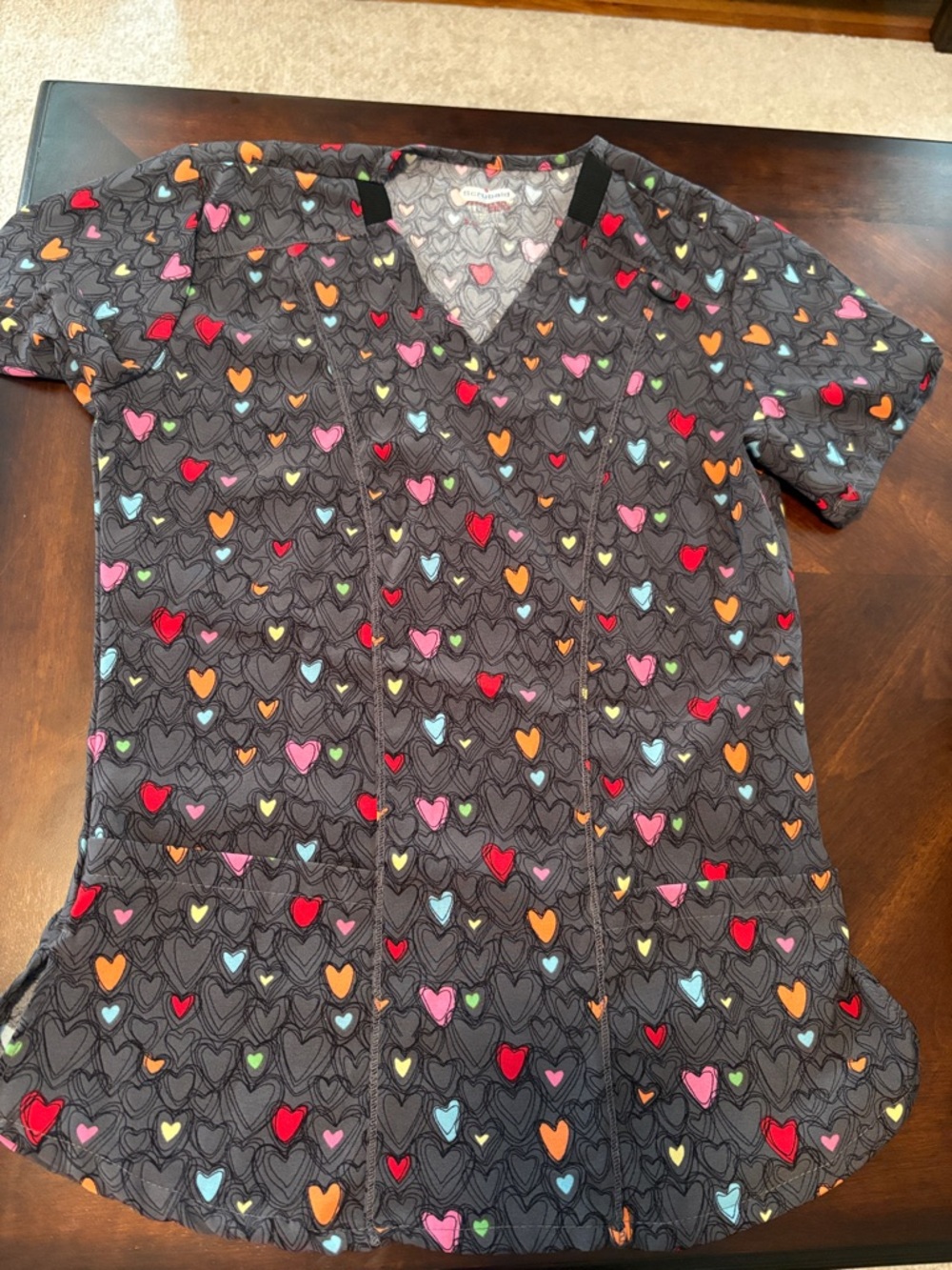 Women's Heart-Print V-Neck Scrub Top - Dark Gray with Multicolor Hearts